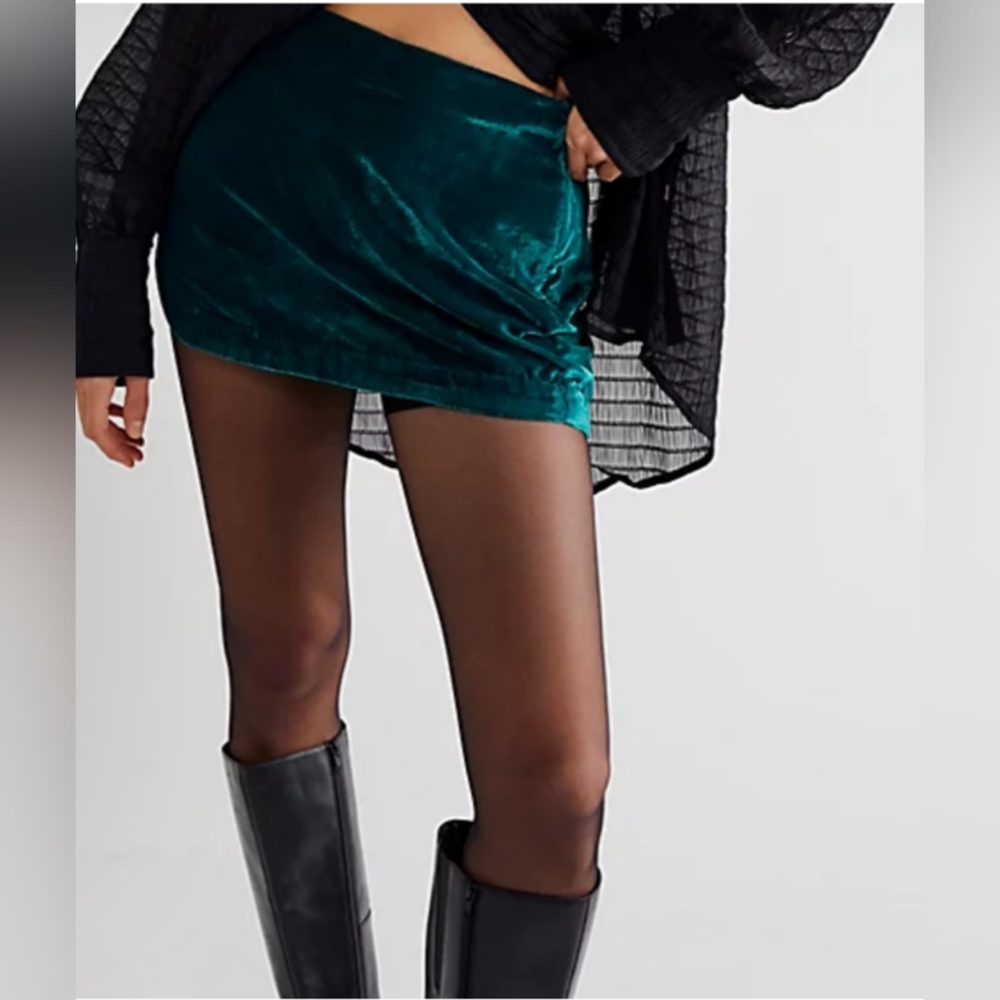 NWT❤️🔥$60 Free People Last1 "Annalise" Deep Teal Velvet Mini Skirt Size 4